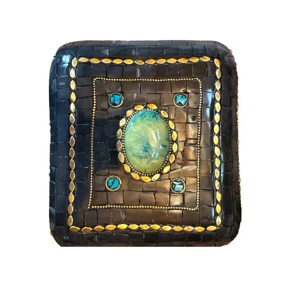 Handmade Moroccan Ramla Jeweled Clutch With Green Gemstone & Gold Accents - Picture 2 of 6